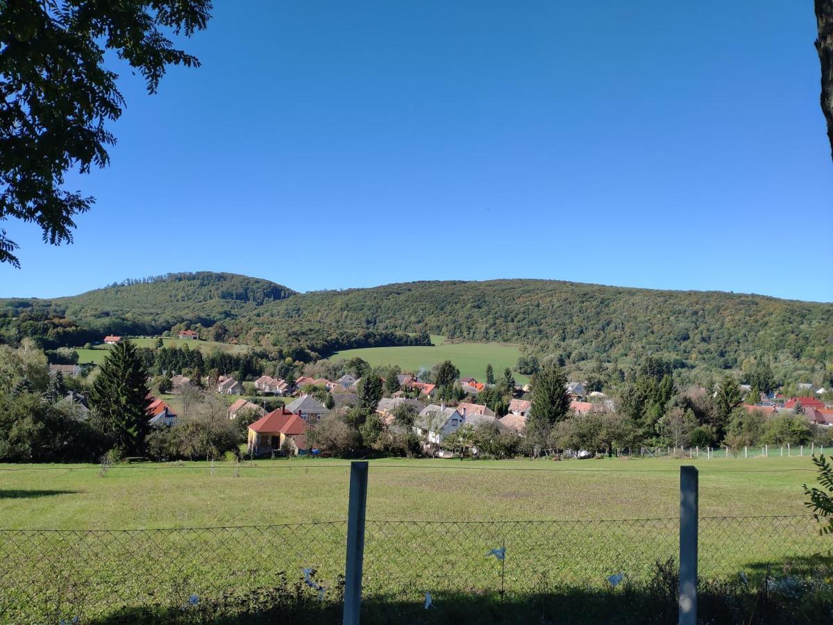 Appartamento Bakonyi Mandala Ház Bakonybél Esterno foto