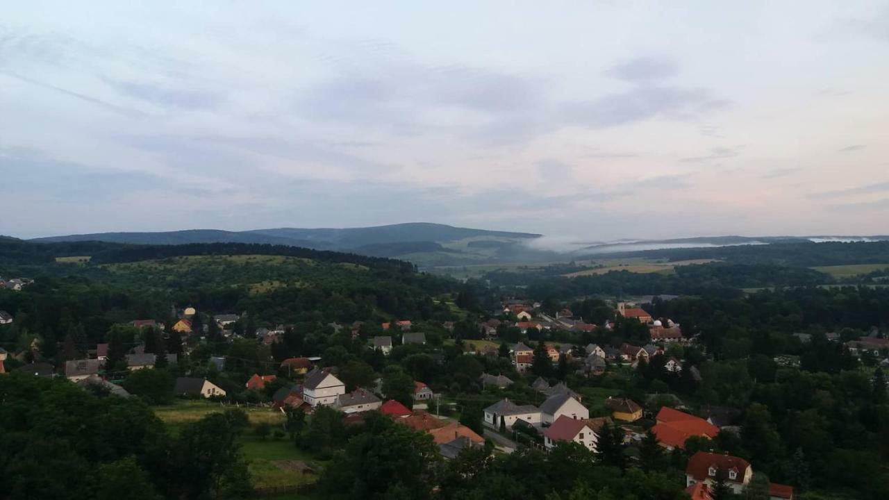 Appartamento Bakonyi Mandala Ház Bakonybél Esterno foto